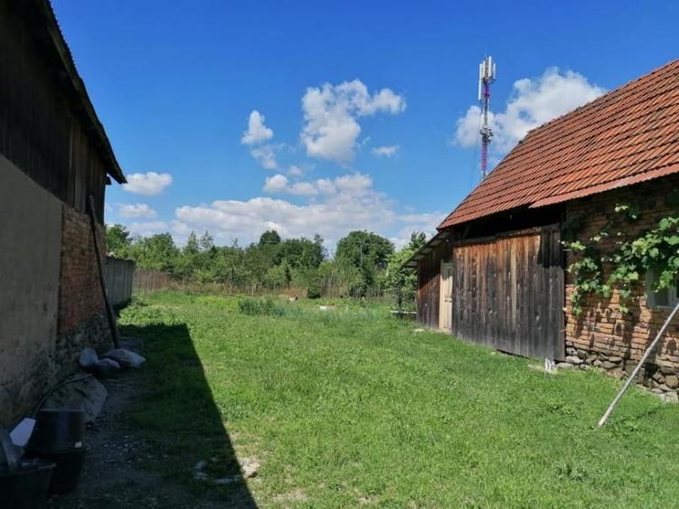 Casă cu 2 camere cu Teren 868 Mp în Central