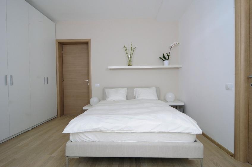 Apartament cu 2 camere semidecomandat, mobilat în Băneasa