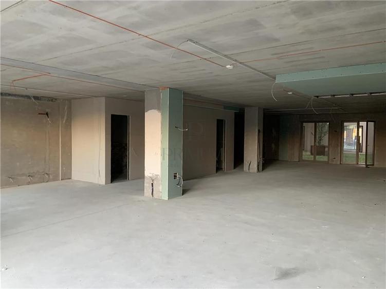 Spațiu comercial, de 180 mp, în Blașcovici
