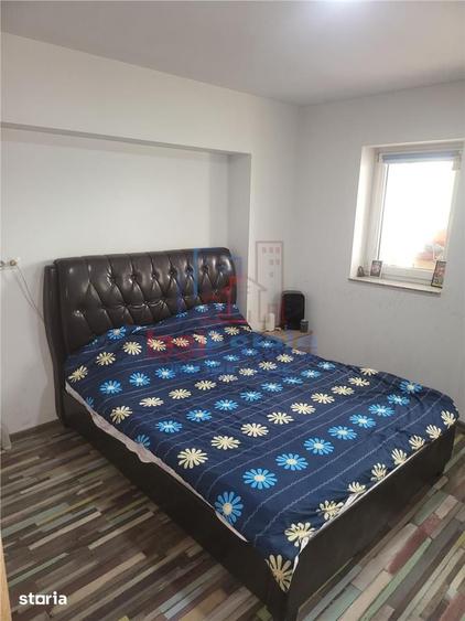 Apartament cu 4 camere decomandat în Nicolina