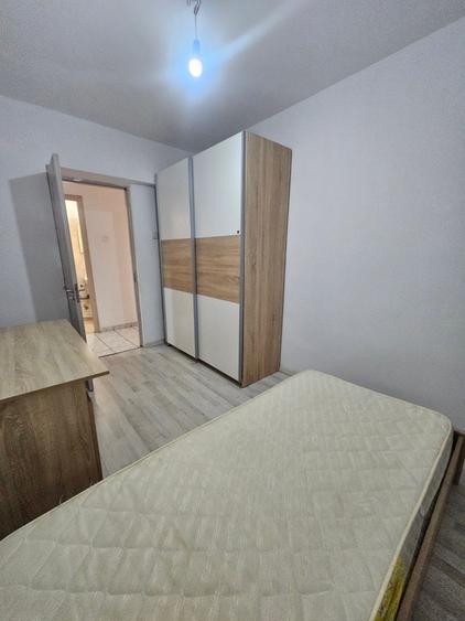 Apartament cu 3 camere decomandat, mobilat în Păcurari