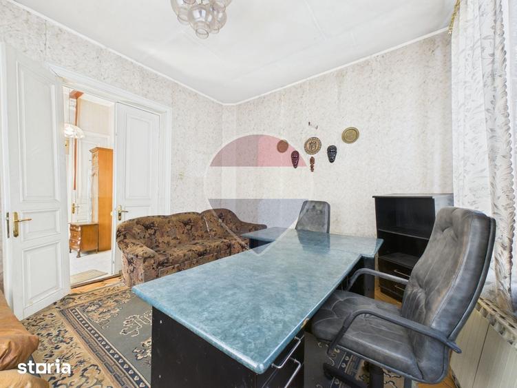 Casă cu 7 camere cu Teren 154.65 Mp în Victoriei