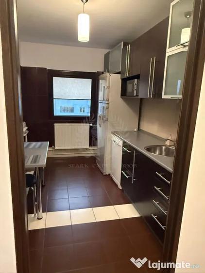 Apartament cu 2 camere decomandat, mobilat în Cina