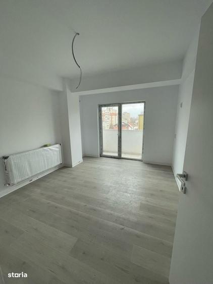 Apartament cu 4 camere decomandat în George Enescu