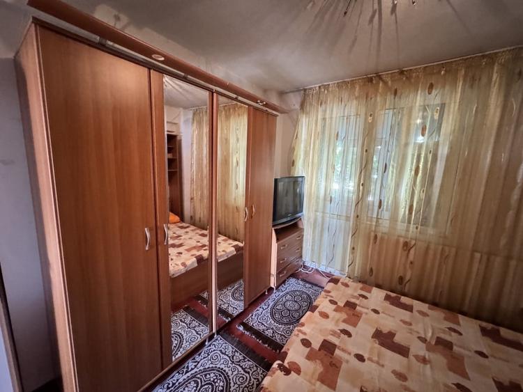Apartament cu 2 camere decomandat, mobilat în Craiovița Nouă