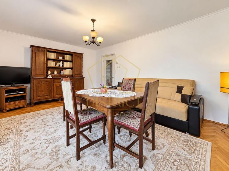 Apartament cu 3 camere decomandat, mobilat în Girocului