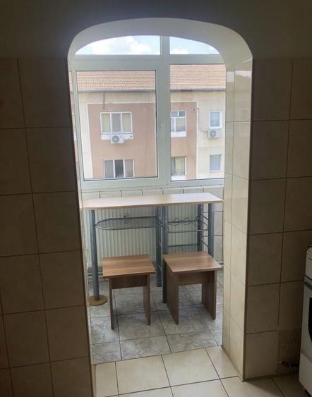Apartament cu 3 camere decomandat, mobilat în Baba-Dochia