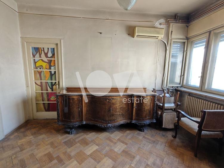 Apartament cu 3 camere semidecomandat în P-ța Sfântul Ștefan