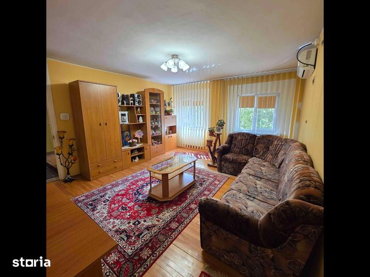 Apartament cu 3 camere în George Enescu