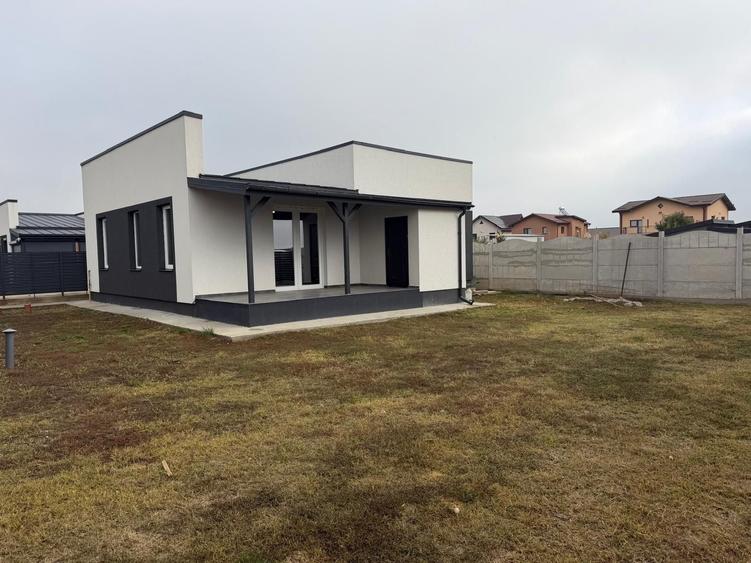 Casă cu 3 camere în Copăceni