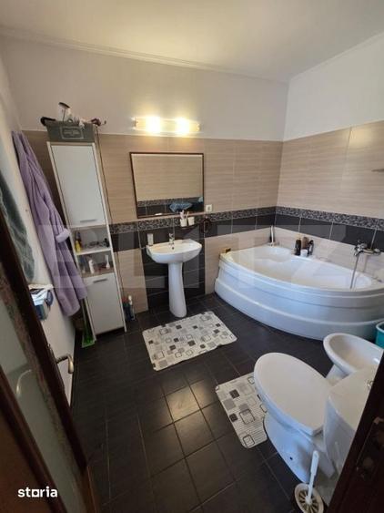 Casă cu 5 camere cu Teren 3000 Mp în Pericei