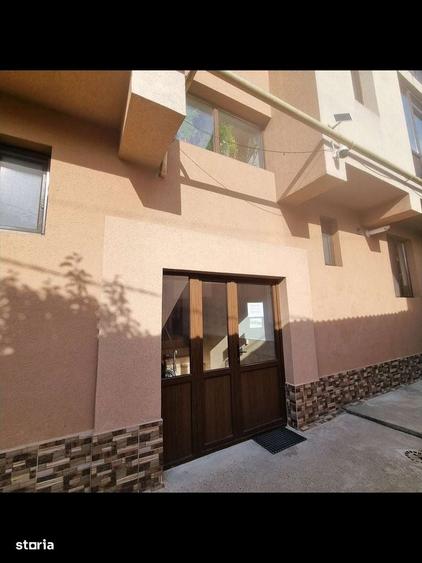 Apartament cu 2 camere semidecomandat în Roșu