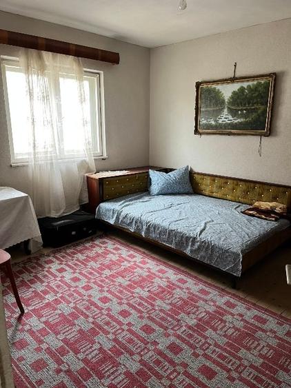 Casă individuală cu 5 camere cu Canalizare în Central