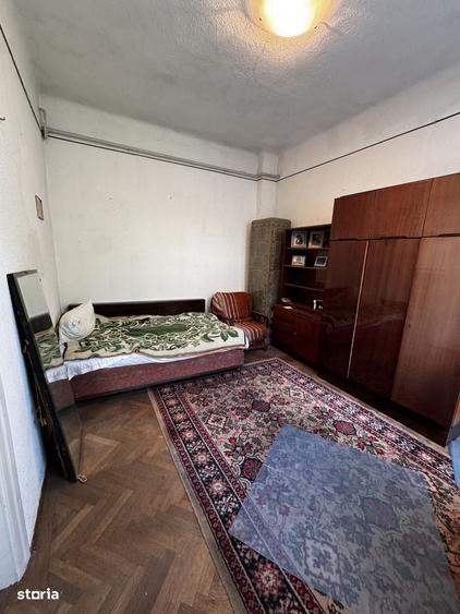 Casă cu 4 camere în Victoriei