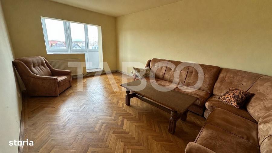 Apartament cu 4 camere decomandat în Ștrand — fotografia 2