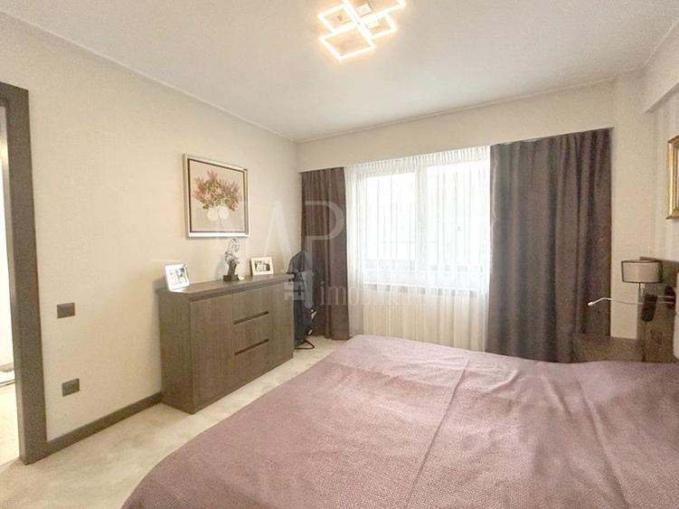 Penthouse cu 3 camere decomandat în Nufărul