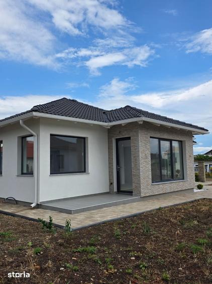 Casă cu 4 camere cu Teren 430 Mp în Central
