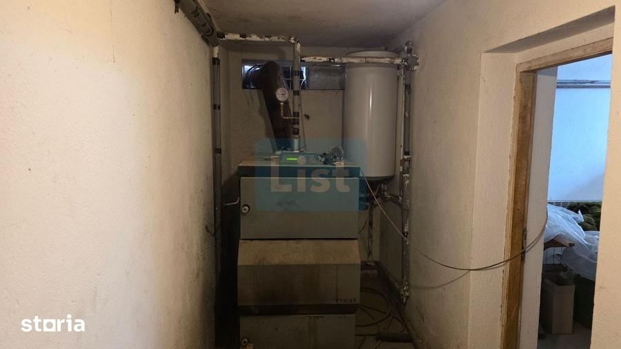 Casă cu 6 camere cu Teren 750 Mp în Schela