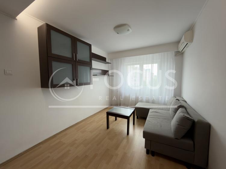 Apartament cu 3 camere semidecomandat, mobilat în Tei