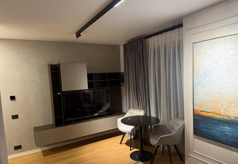Apartament cu 2 camere semidecomandat, mobilat în Floreasca
