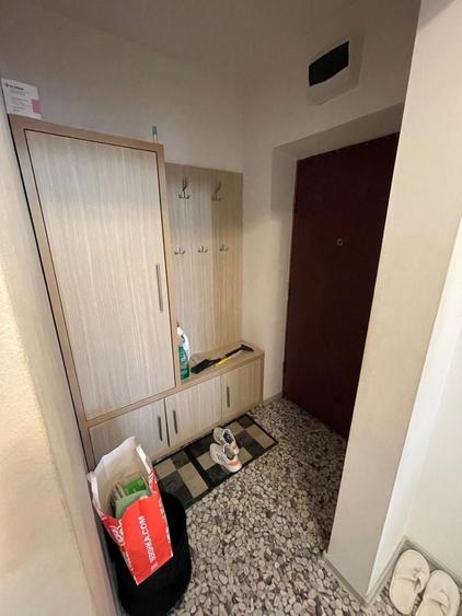 Apartament cu 2 camere decomandat în Petros