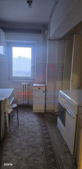 Apartament cu 4 camere decomandat, mobilat în Independenței