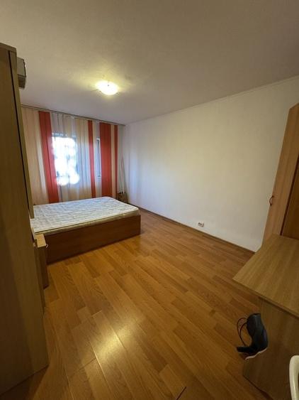 Apartament cu 3 camere decomandat, mobilat în Păcurari