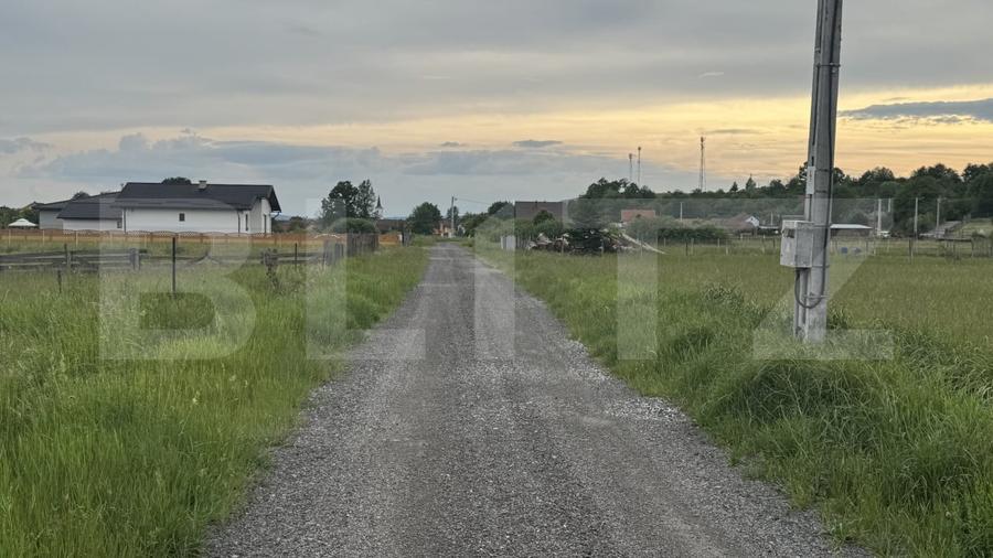 Teren Construcții intravilan de 1100 mp, în Livezile
