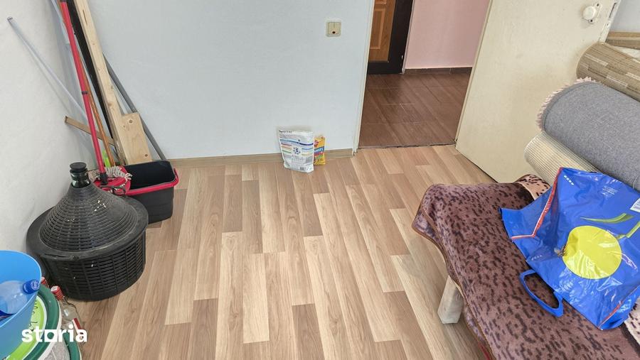 Apartament cu 3 camere semidecomandat în Micro 15