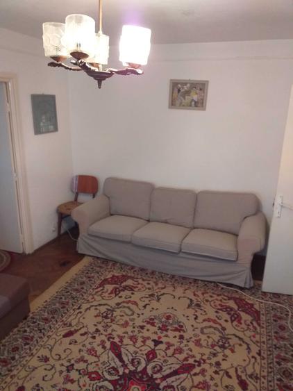 Apartament cu 2 camere semidecomandat în Podu Roș