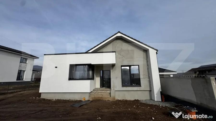 Casă cu 4 camere cu Teren 375 Mp în Cetate