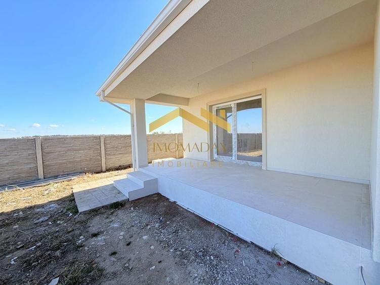 Duplex cu 3 camere cu Canalizare în Bucovăț (Remetea Mare)