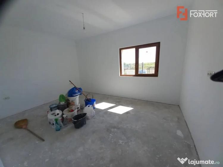Casă cu 4 camere cu Teren 259 Mp în Plopi