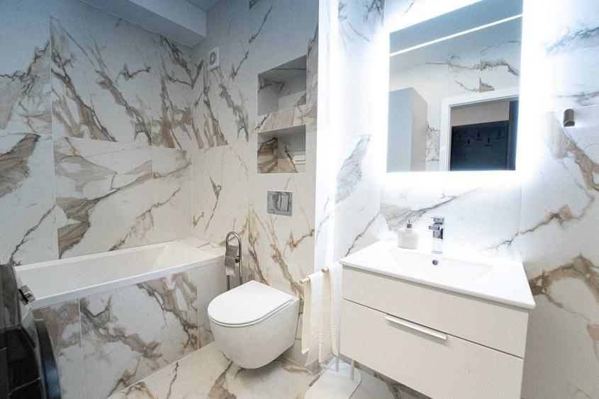 Apartament cu 2 camere decomandat în Rediu