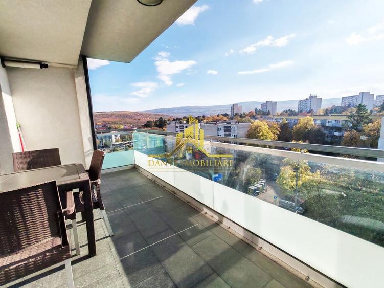 Apartament cu 3 camere semidecomandat, mobilat în Gheorgheni