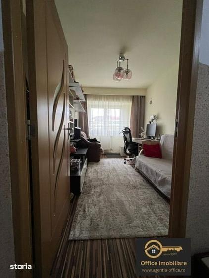 Apartament cu 4 camere decomandat în Republicii
