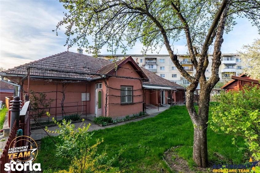 Casă cu 4 camere cu Canalizare în Central