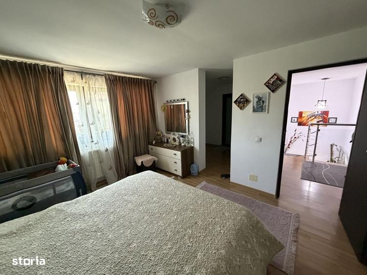 Casă cu 4 camere cu Teren 200 Mp în Central