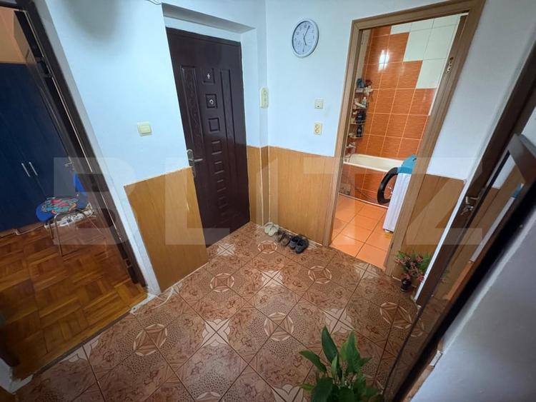 Apartament cu 3 camere decomandat, mobilat în Minerul