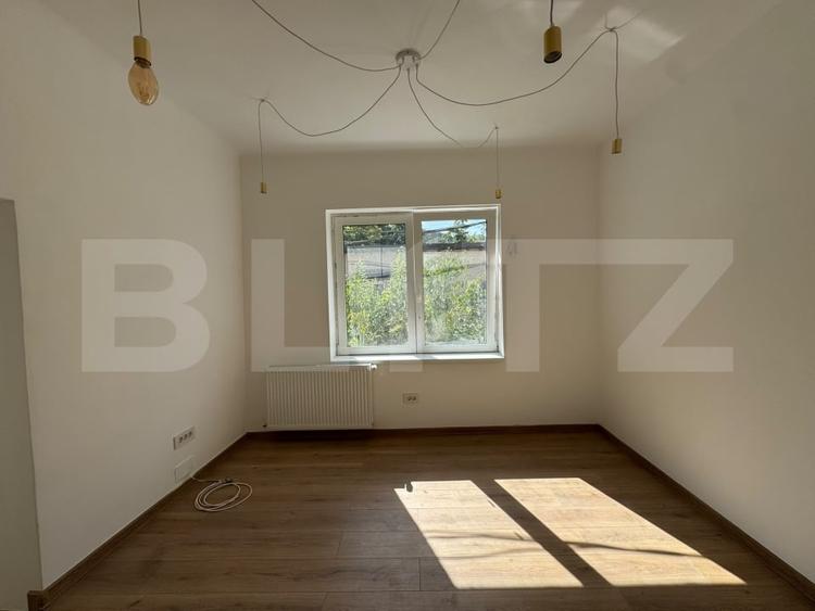 Apartament cu 3 camere semidecomandat în Semicentral