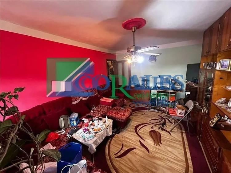 Apartament cu 3 camere decomandat în Steaua