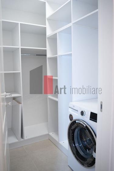 Casă individuală cu 5 camere cu Canalizare în Central
