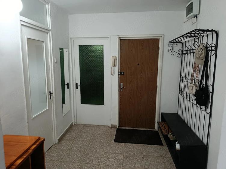 Apartament cu 2 camere decomandat în Sărari