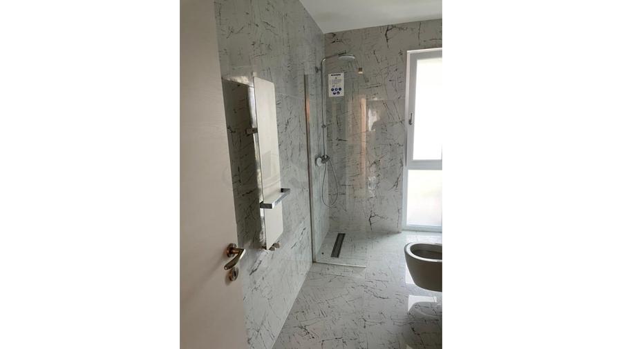 Apartament cu 4 camere decomandat, mobilat în Băneasa