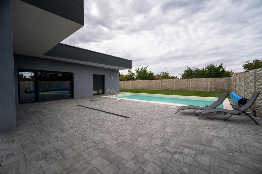 Casă individuală cu 4 camere cu Piscina în Moșnița Nouă