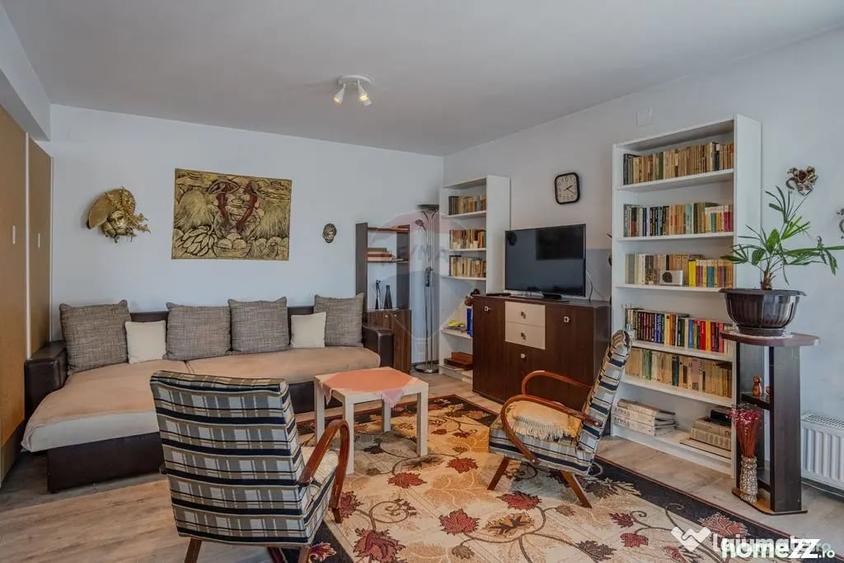 Casă cu 7 camere cu Teren 953 Mp în Colonia 1 Mai
