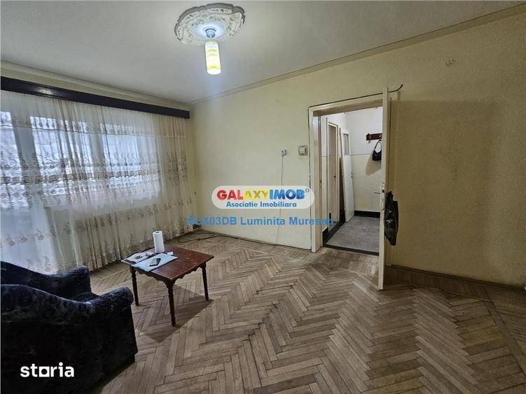 Apartament cu 2 camere semidecomandat în Aleea Trandafirilor