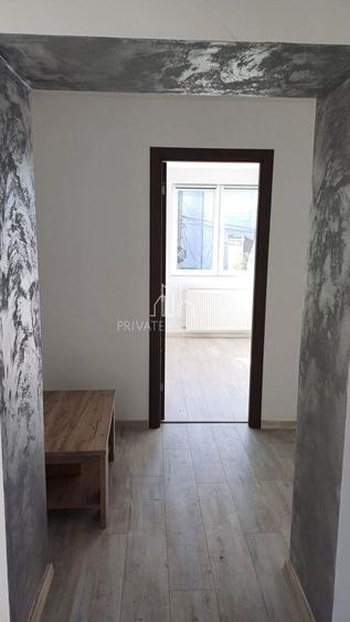 Casă individuală cu 8 camere cu Canalizare în Dâmbu Pietros
