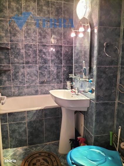 Apartament 2 camere, decomandat, etaj 3 - aproape de centru - 3