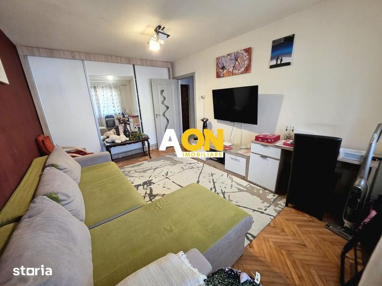 Apartament cu 3 camere decomandat în Cetate
